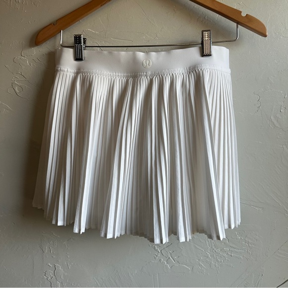 Lululemon Varsity High-Rise Pleated Tennis Skirt in White Size 8 - Picture 12 of 15